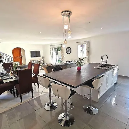 Moderne,centre,piscine,5min Mer,clim,parking Dom wakacyjny Cannes